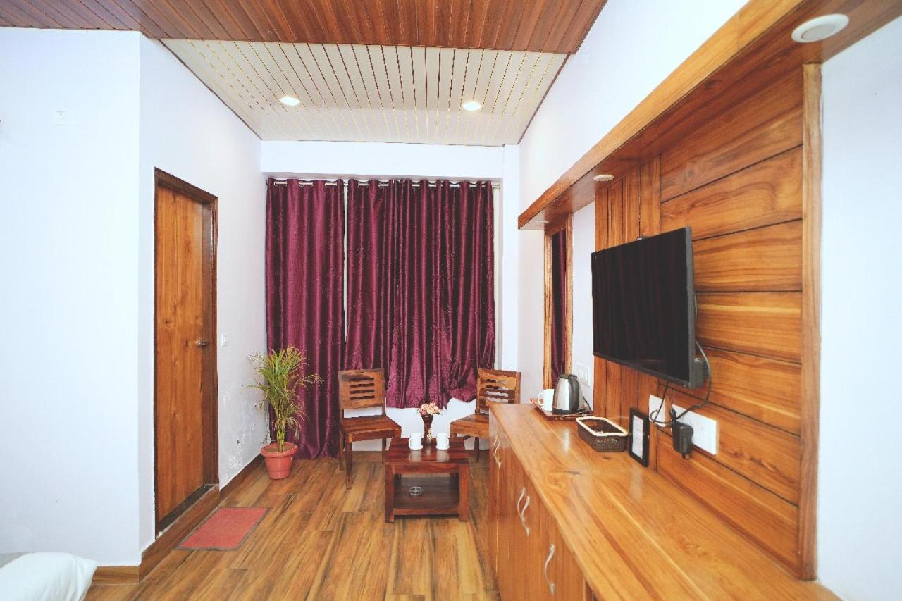 Hotel Kasauli View Cafe Restaurant Open Terrace Mountain View Exterior photo