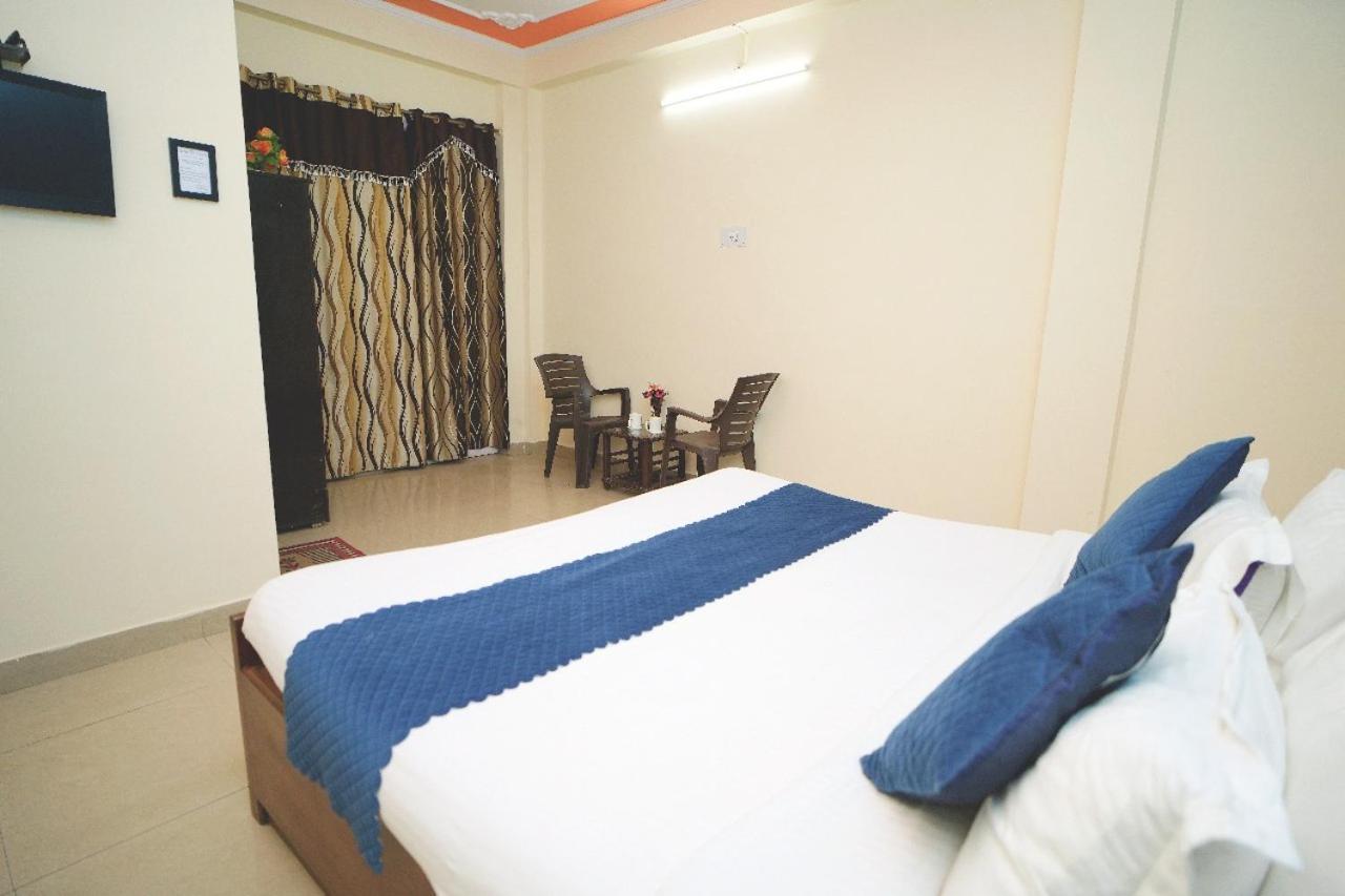 Hotel Kasauli View Cafe Restaurant Open Terrace Mountain View Exterior photo