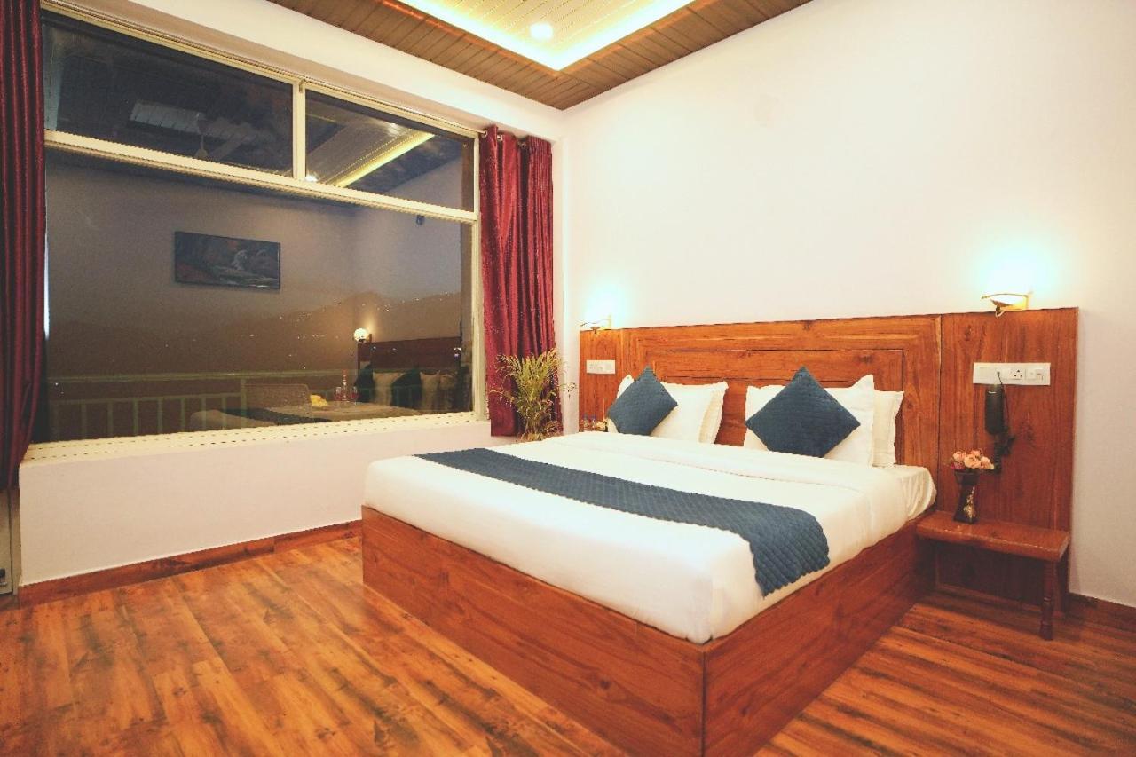 Hotel Kasauli View Cafe Restaurant Open Terrace Mountain View Exterior photo